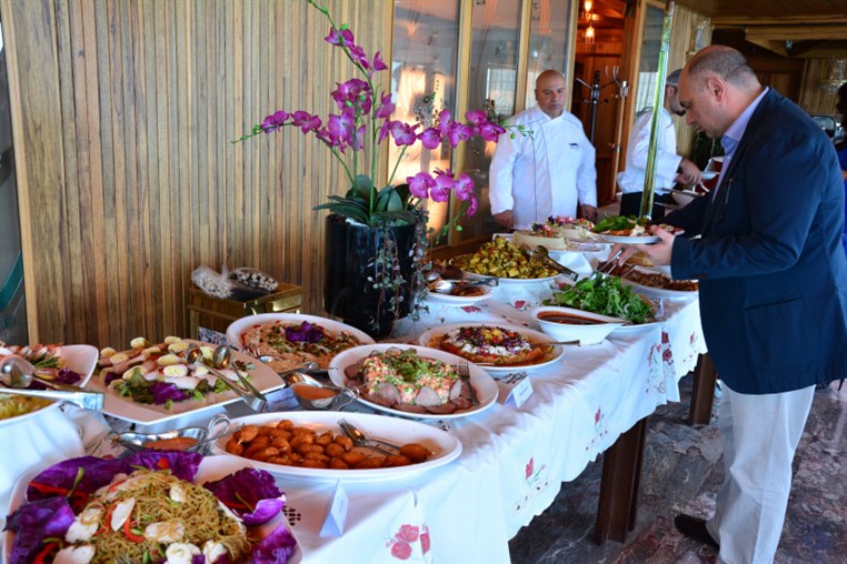 Sunday Lunch Buffet at Bay Lodge